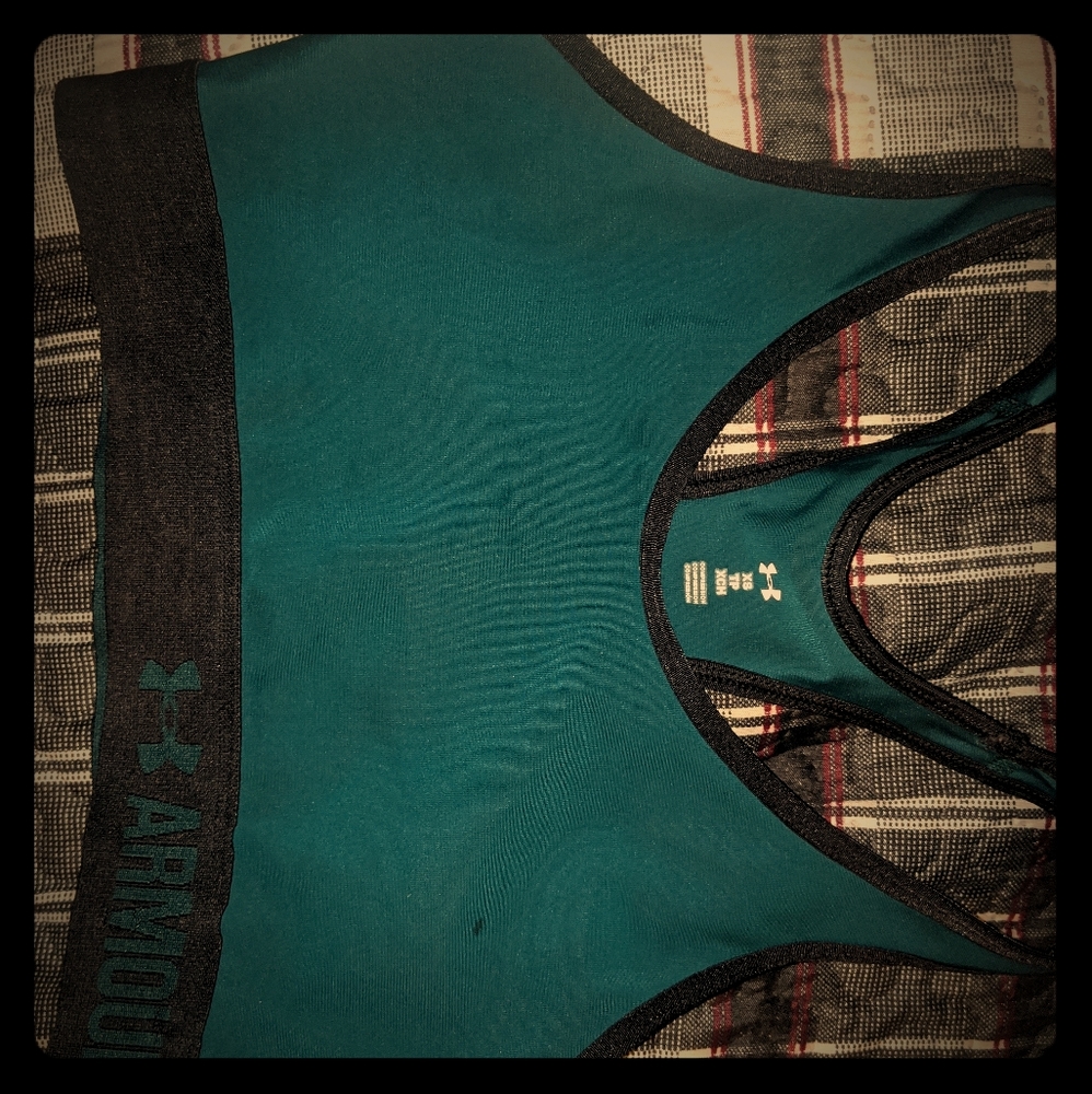 Deep green under armor sports bra